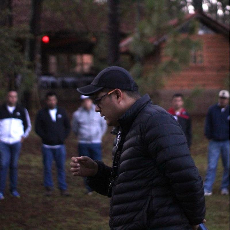 Dinámica outdoor de team building personalizado facilitada por Consultores GDL